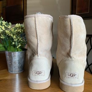 Ugg Classic Short Boot (Sand)